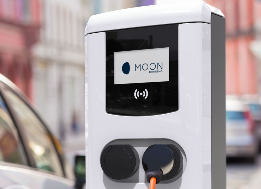 MOON PG-line AC Charging Station with a big bright screenOutdors