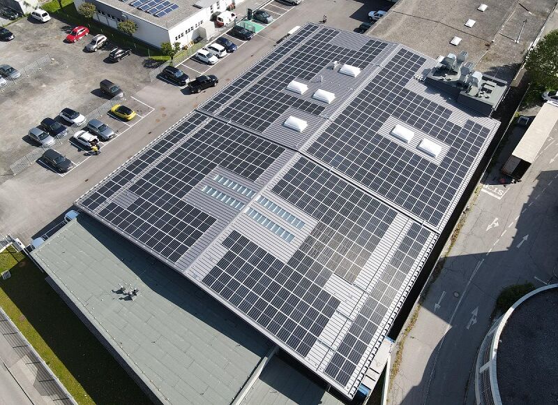 Photovoltaik-system at Staber Spittal car dealership flight view