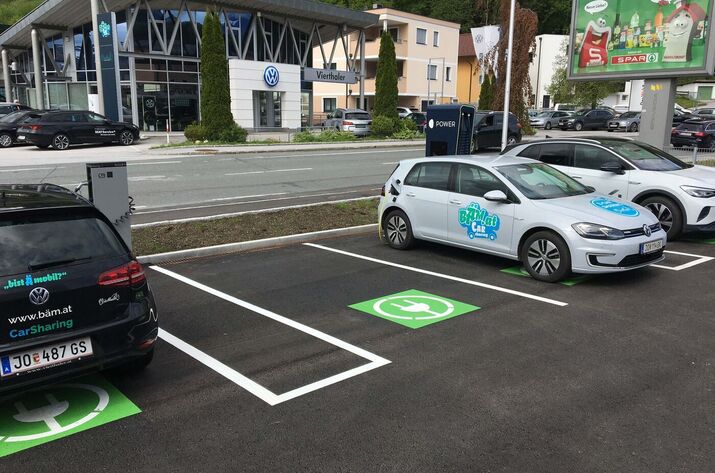 Charging e-cars in Bischofshofen at the Vierthaler car dealership